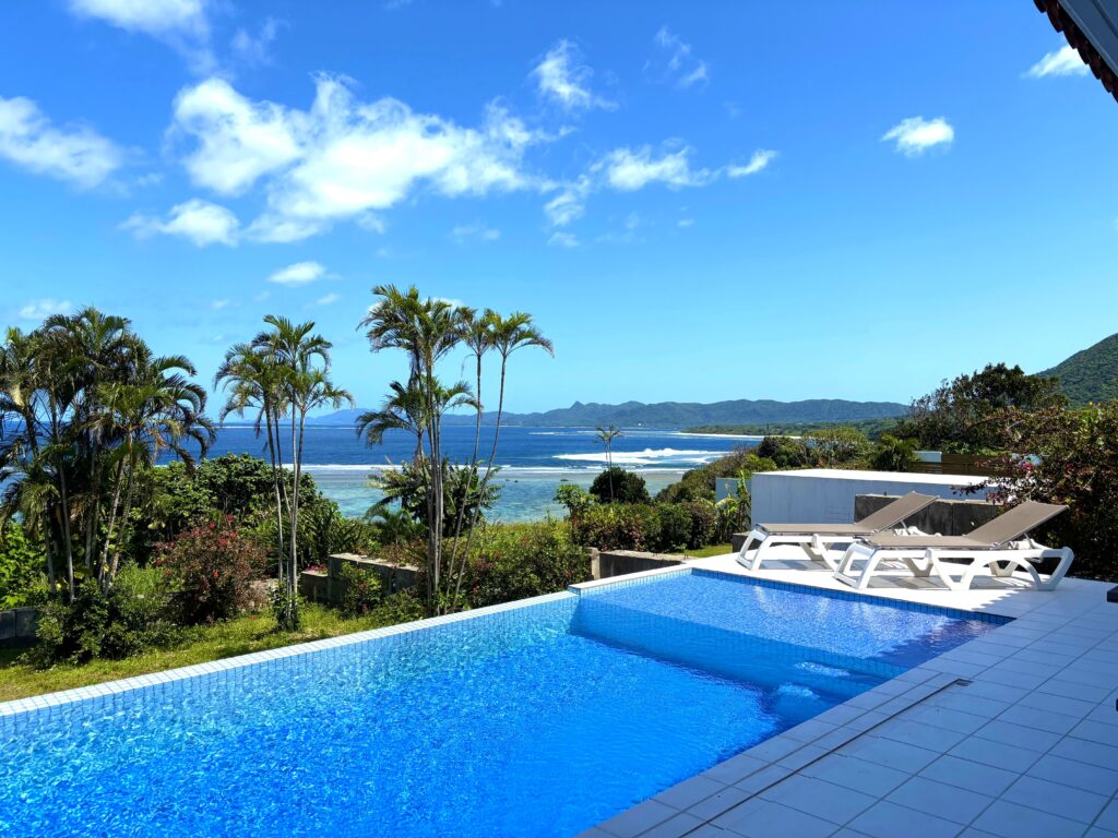 石垣島不動産 売却 売買 土地 建物 マンション 収益物件 投資物件 リゾート用地 事業用地 ホテルプールからの景観